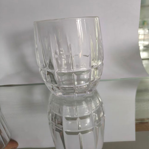 玻璃杯